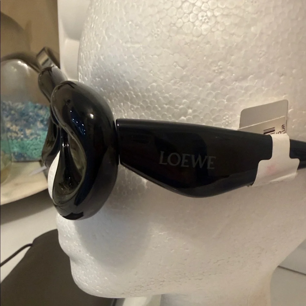 Loewe Black Oversized Sculptural Sunglasses - Picture 2 of 5